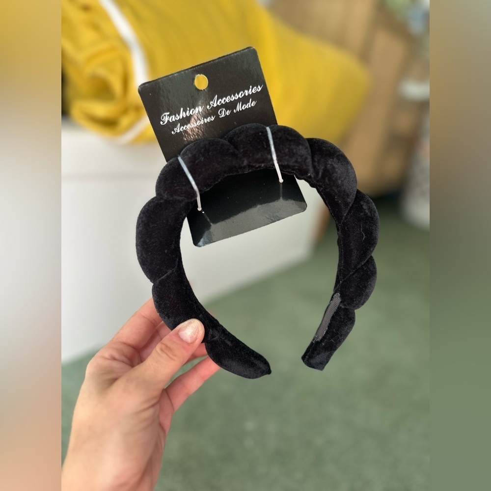 (Add to bundle for $5!) Pink/black velvet, wash headband, beautiful colour o/s - Picture 6 of 8